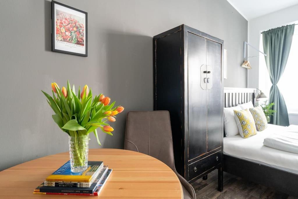 Sleek Studio By City Center By Hm Vienna Exterior photo